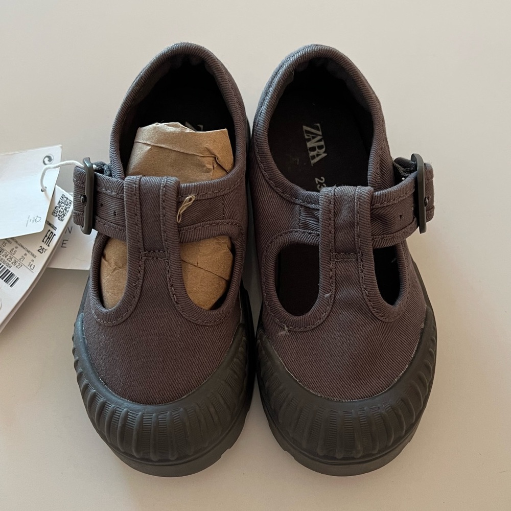 🧨 SOLD 🧨 Mary Janes lug sole